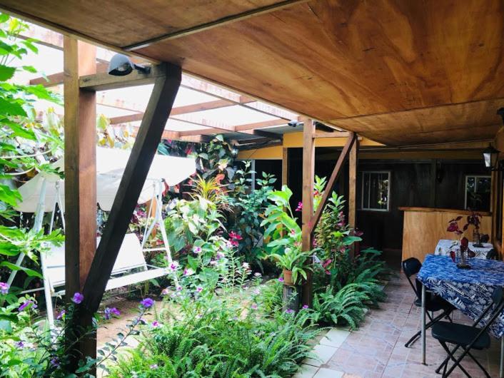 Hostal Vaihere Hanga Roa Esterno foto