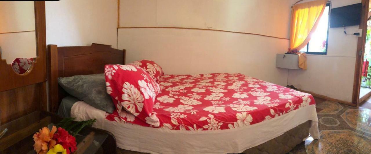 Hostal Vaihere Hanga Roa Esterno foto