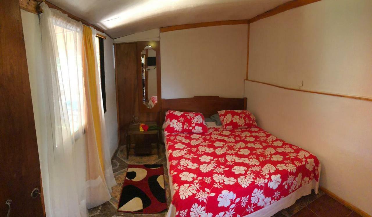 Hostal Vaihere Hanga Roa Esterno foto