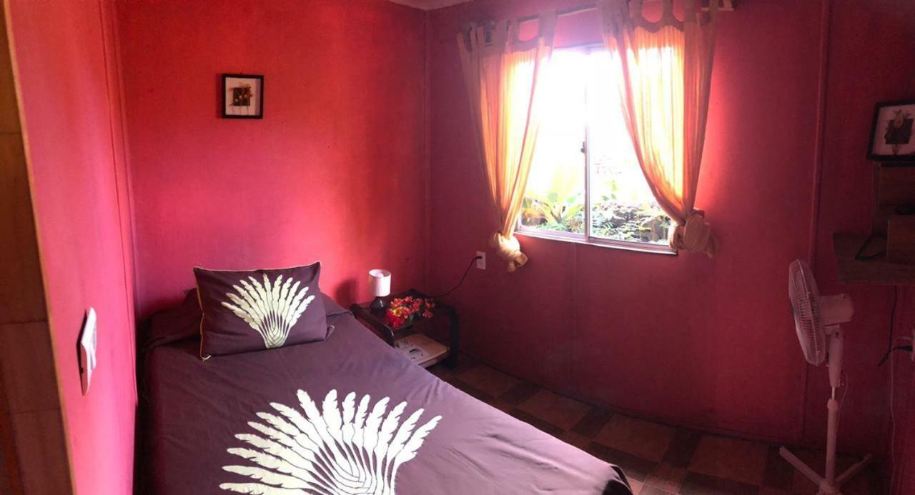 Hostal Vaihere Hanga Roa Esterno foto